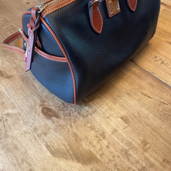 Dooney and Bourke - Picture 4 of 7